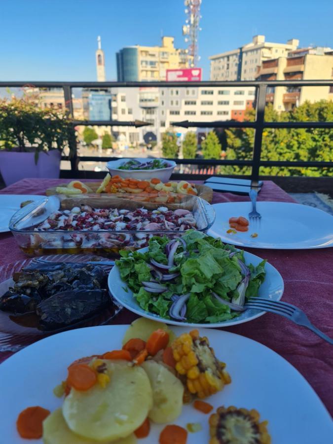 שקודר The Rooftop Hostel מראה חיצוני תמונה