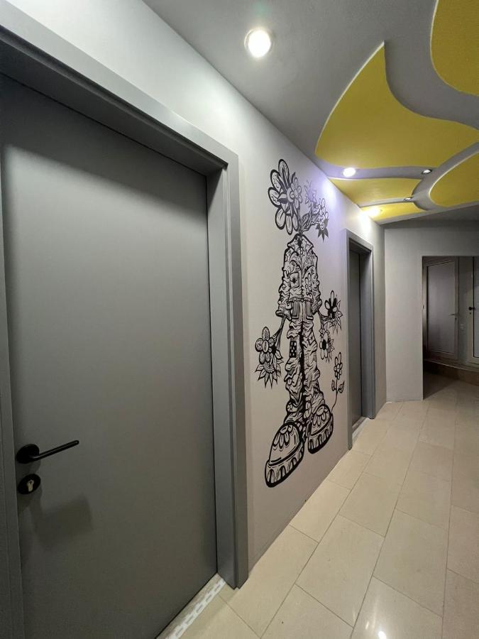 שקודר The Rooftop Hostel מראה חיצוני תמונה
