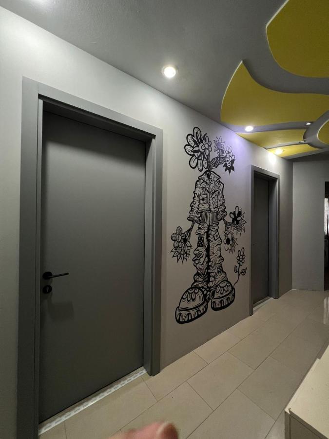שקודר The Rooftop Hostel מראה חיצוני תמונה