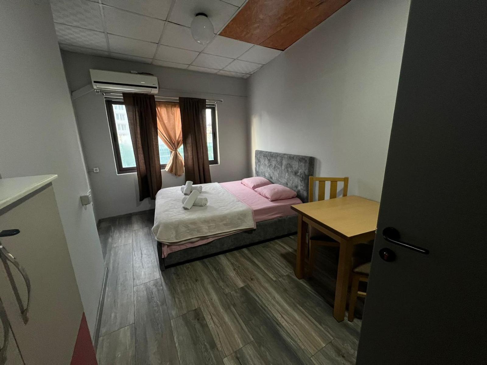 שקודר The Rooftop Hostel חדר תמונה