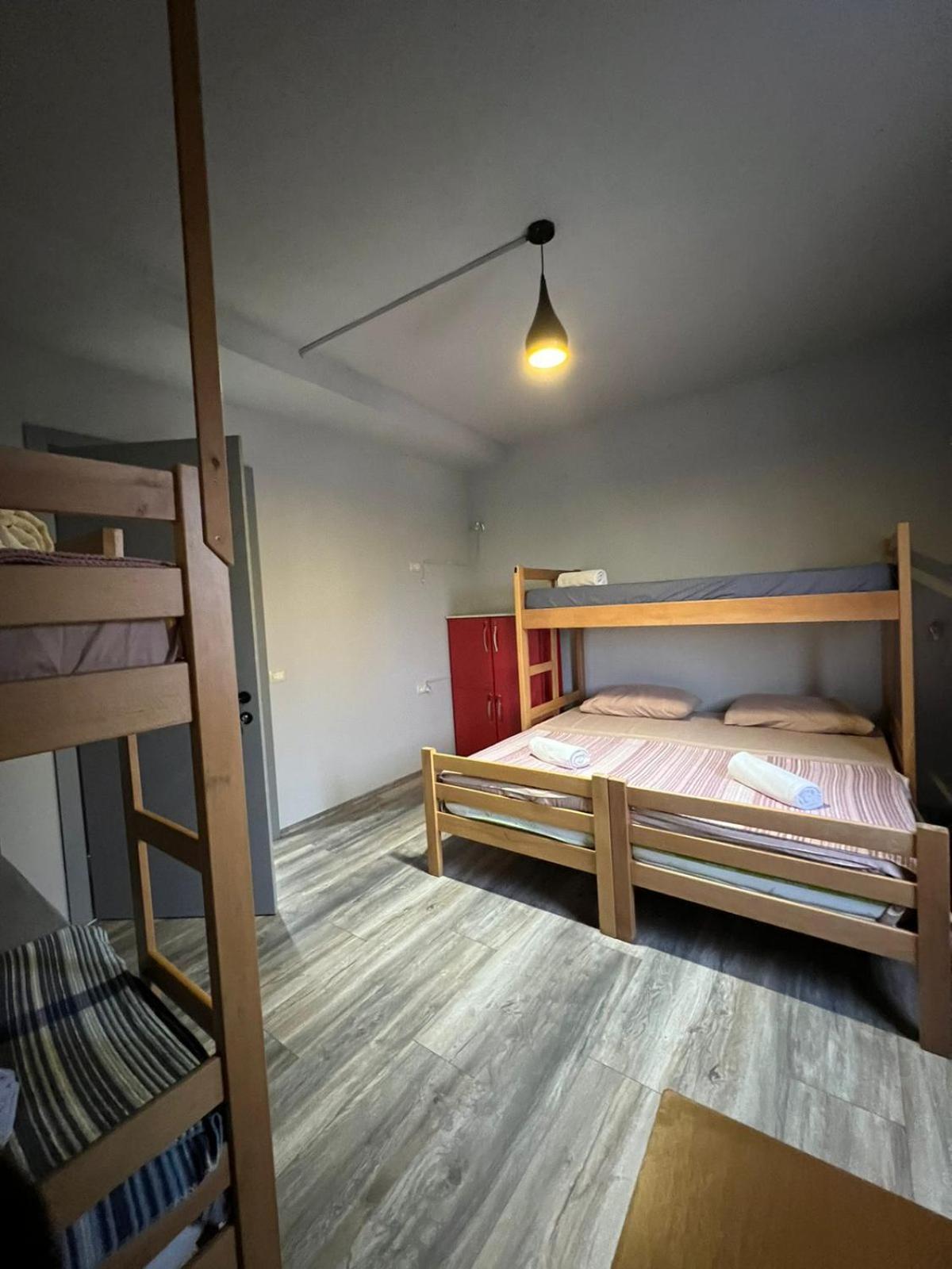 שקודר The Rooftop Hostel חדר תמונה