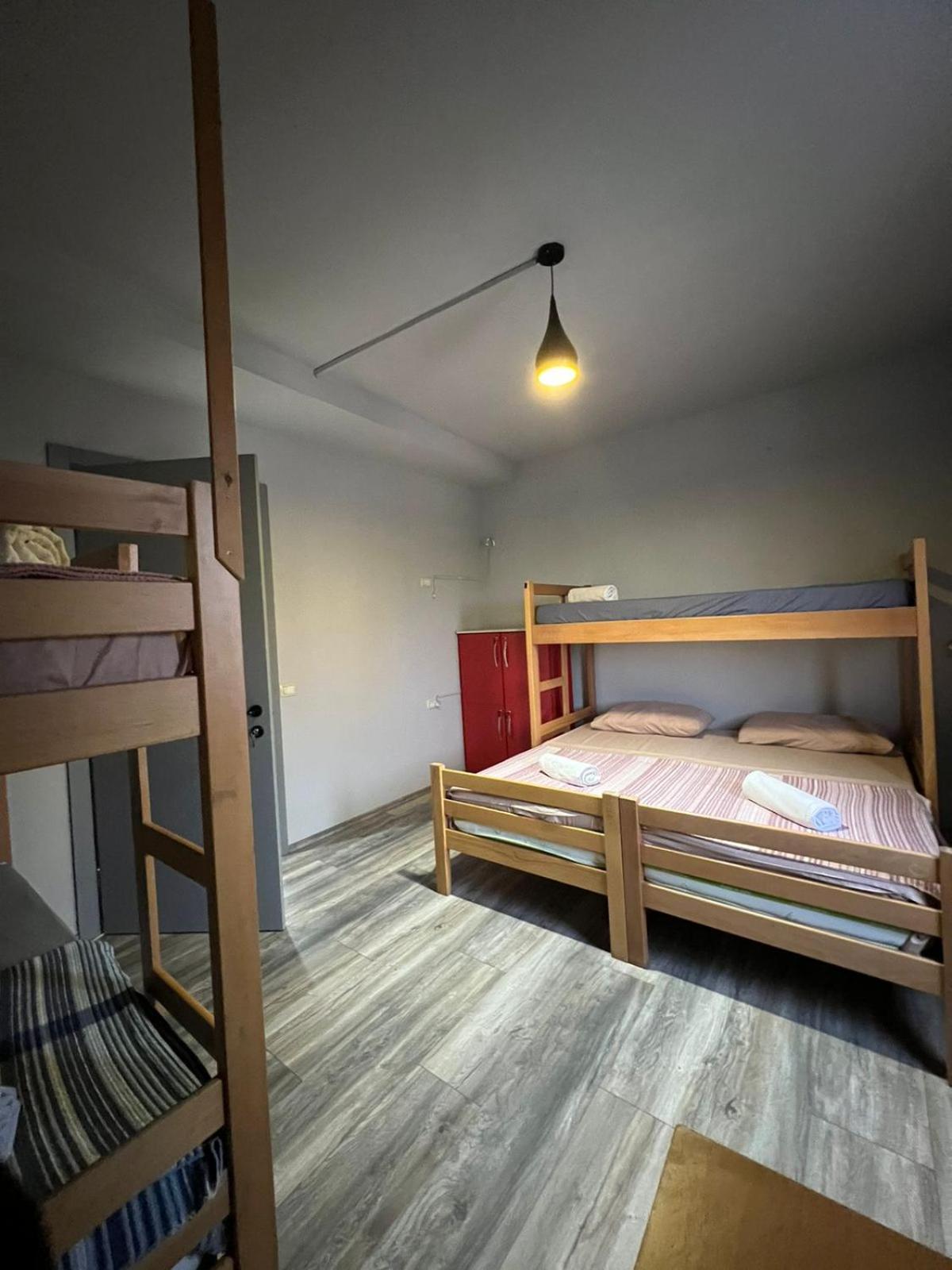 שקודר The Rooftop Hostel חדר תמונה