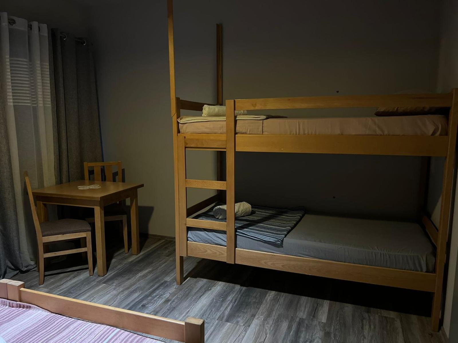 שקודר The Rooftop Hostel חדר תמונה